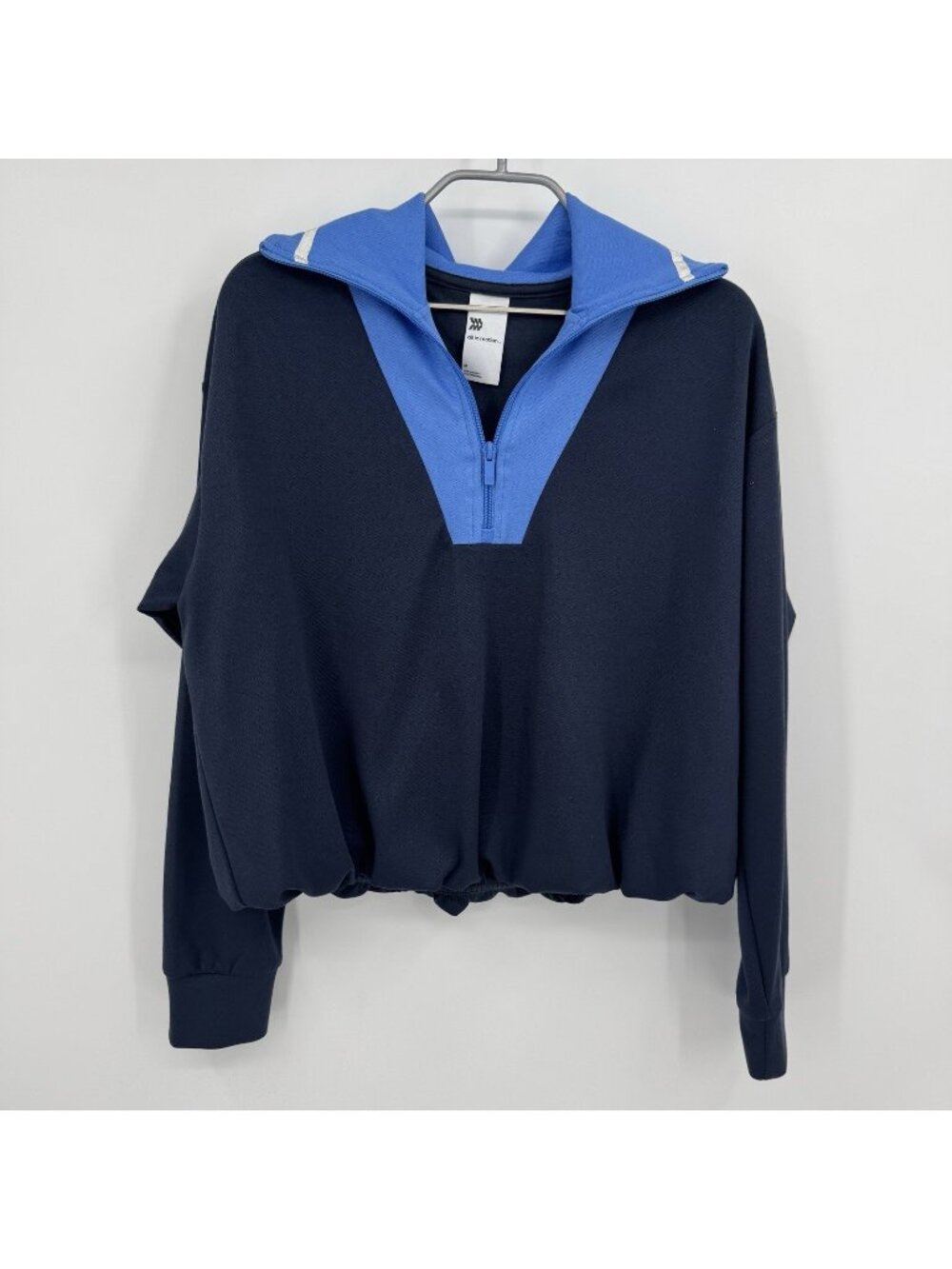 All in Motion Airy Sleek Pique 1/2 Zip Bubble Hem Pullover Sweatshirt size M*